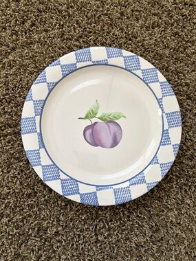 Pfaltzgraff Hopscotch Plates 10.5” - Plum